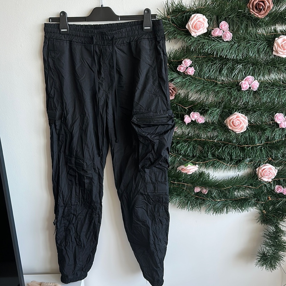 Reason - black sport pants - size L - with pockets - perfect condition!